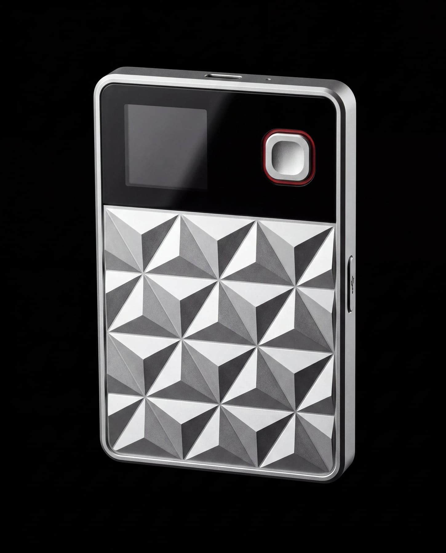 chit one Pro with its faceted aluminium face